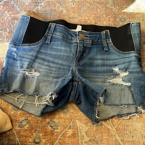Isabel maternity size 2/26 midi shorts